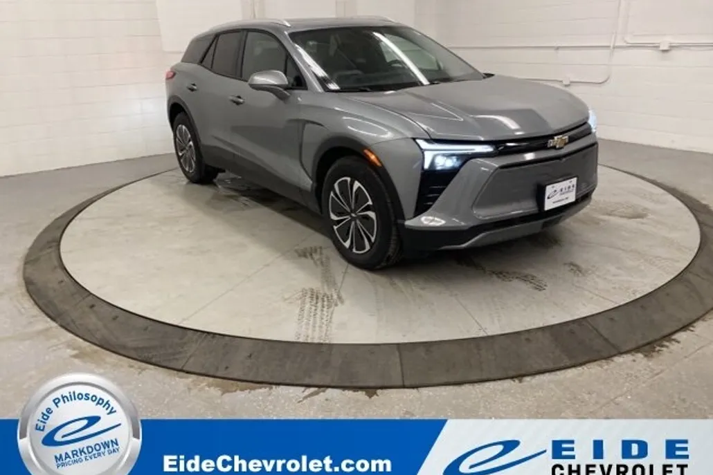 2024 Chevrolet Blazer EV photo 1
