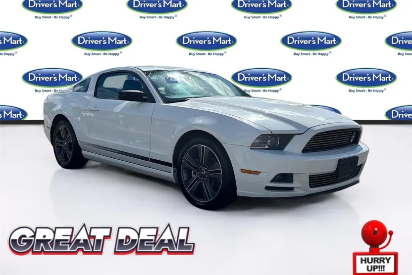 2013 Ford Mustang V6 Premium photo 1