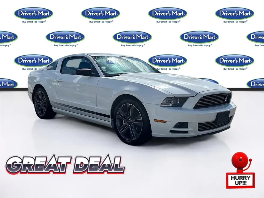 2013 Ford Mustang V6 Premium photo 1