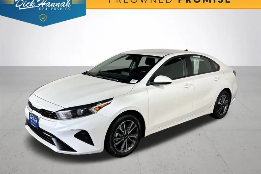 2023 Kia Forte LXS photo 1