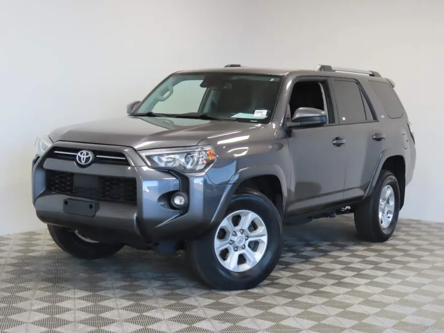 2022 Toyota 4Runner SR5 photo 1
