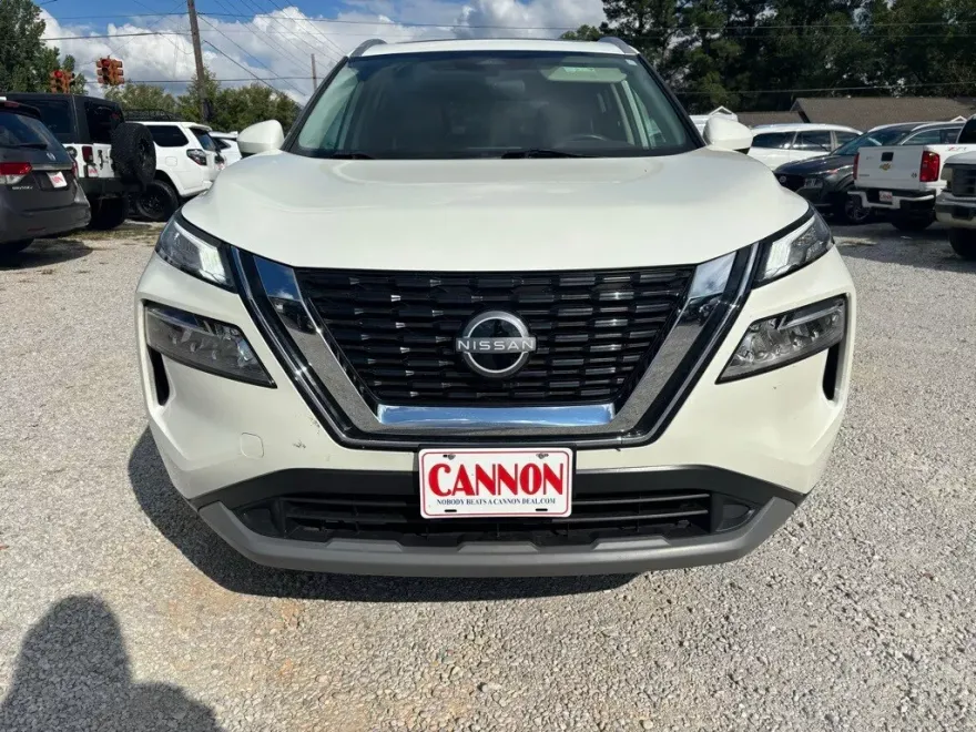 2023 Nissan Rogue SV photo 1