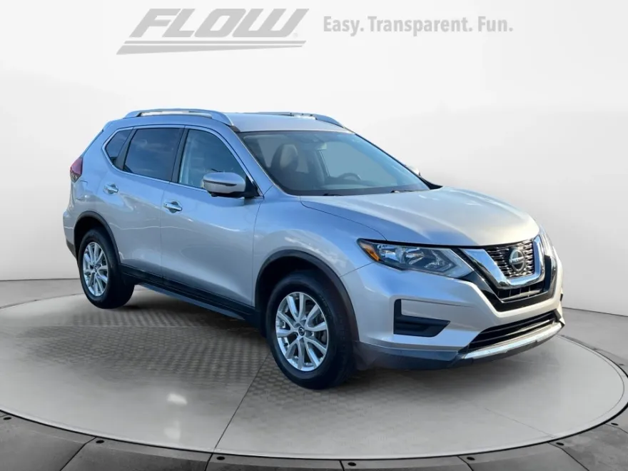 2018 Nissan Rogue SV photo 1