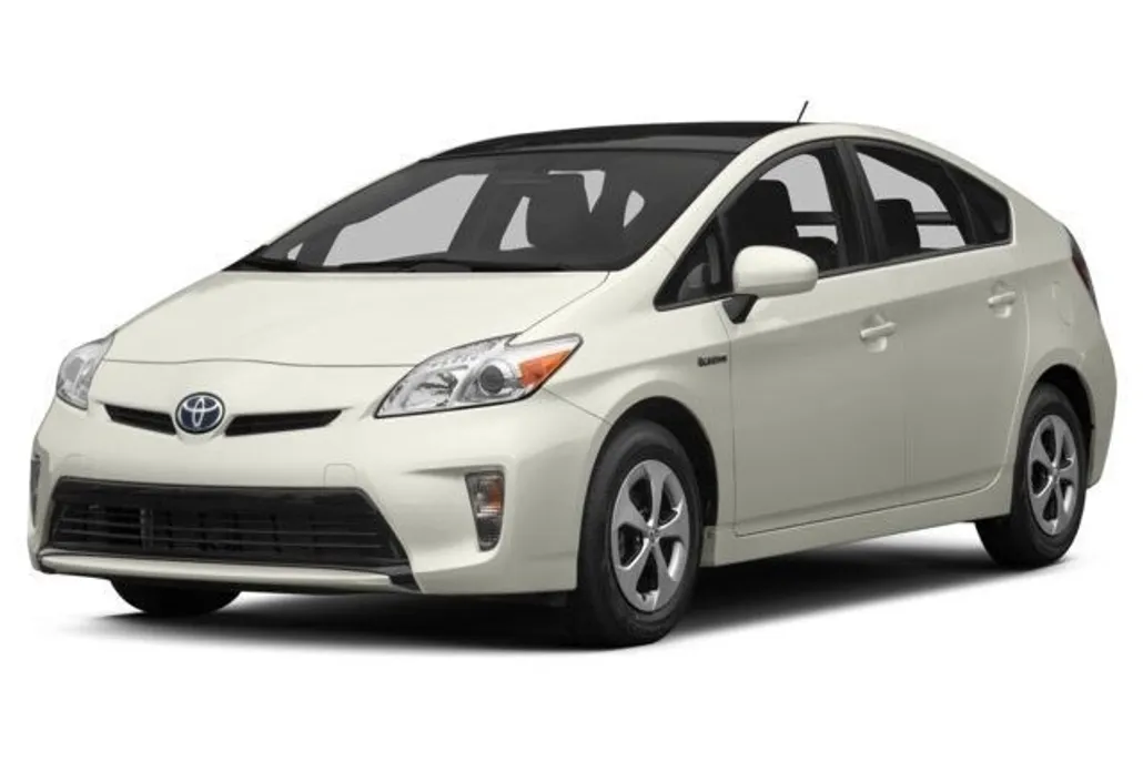 2015 Toyota Prius Four photo 1
