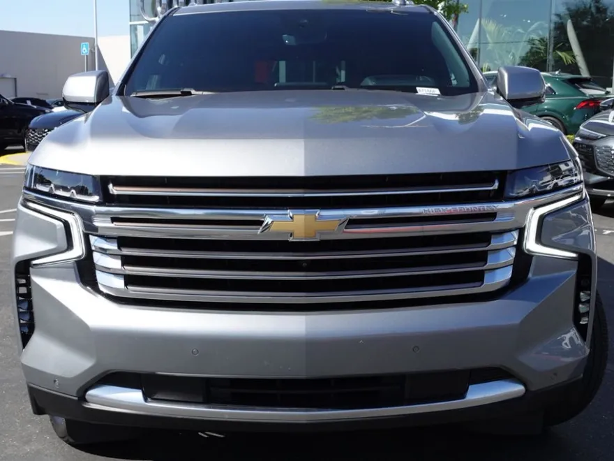 2024 Chevrolet Suburban High Country photo 1