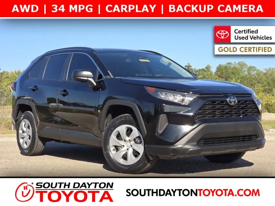 2021 Toyota RAV4 LE photo 1