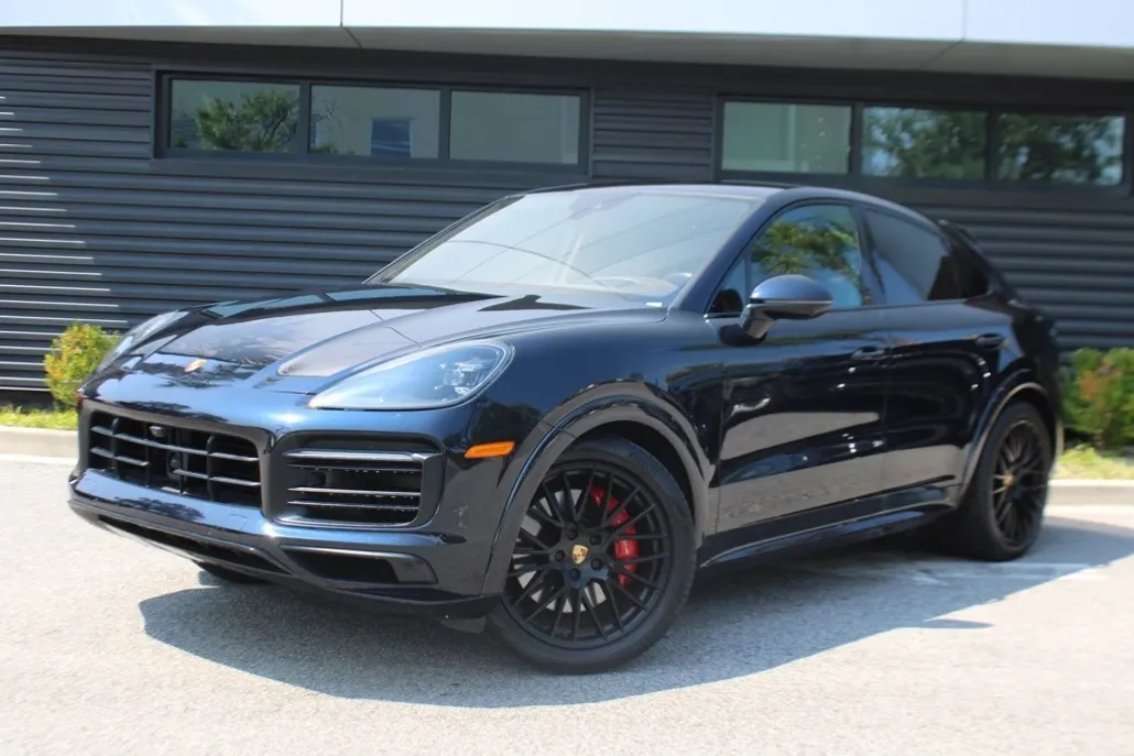 2022 Porsche Cayenne Coupe GTS photo 1