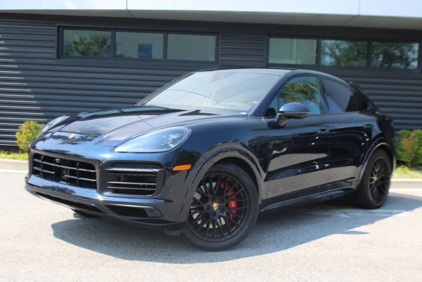 2022 Porsche Cayenne Coupe GTS photo 1