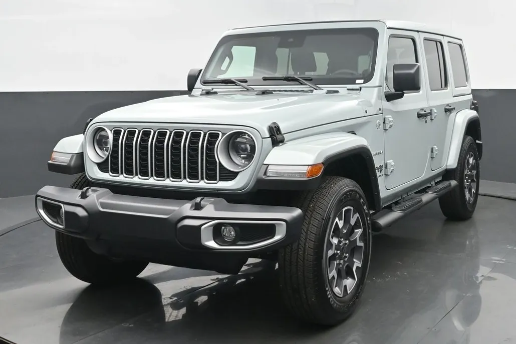 2024 Jeep Wrangler Sahara photo 1