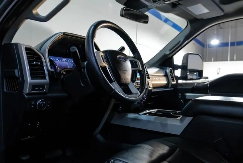 2020 Ford F-350 Lariat photo 1