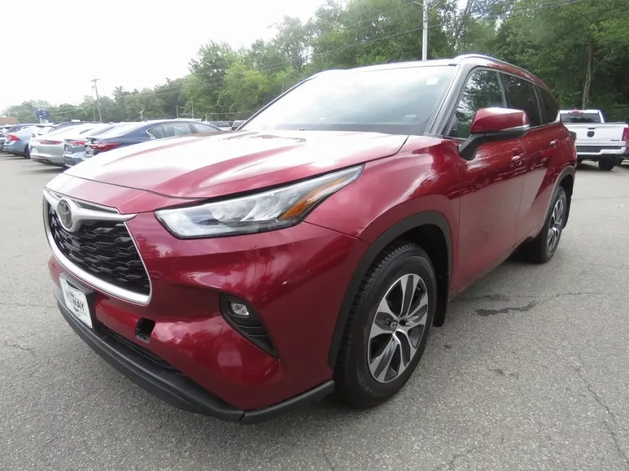 2020 Toyota Highlander XLE photo 1