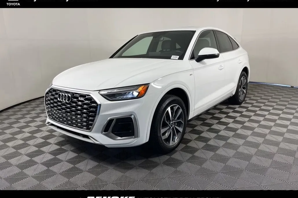 2022 Audi Q5 Sportback 45 S line Premium photo 1