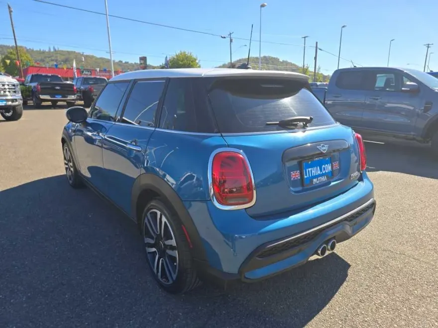 2023 Mini Cooper 4 Door Hardtop S photo 1