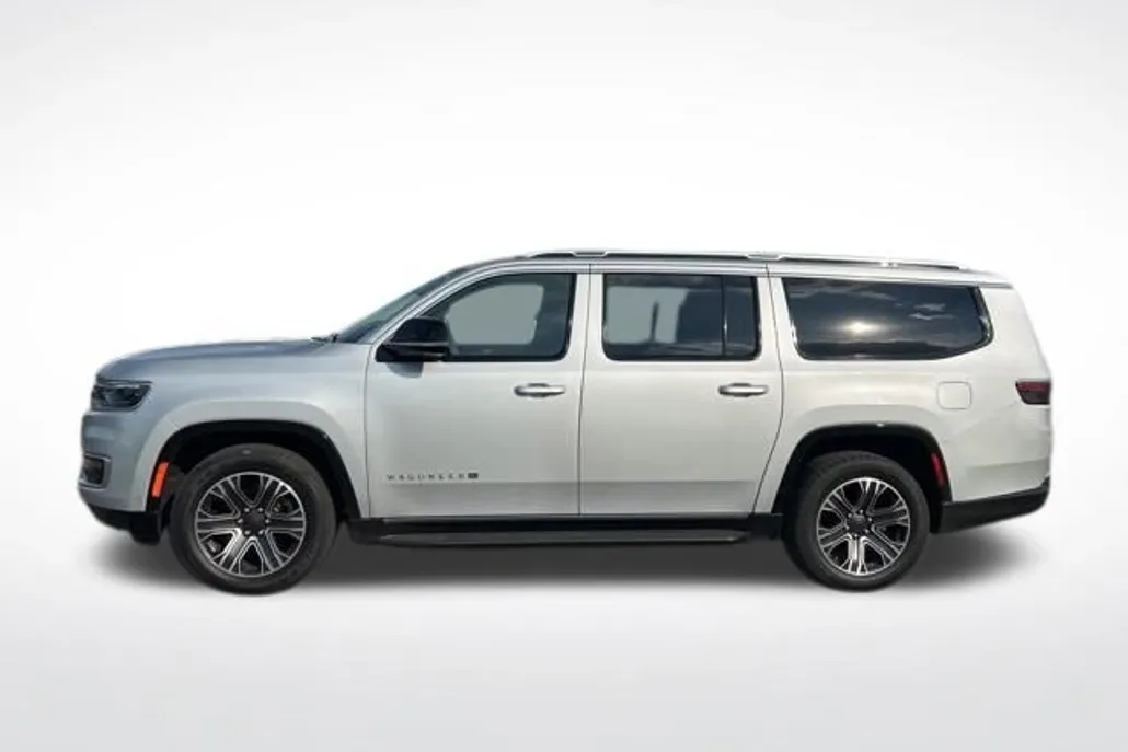 2023 Jeep Wagoneer L Series II photo 1