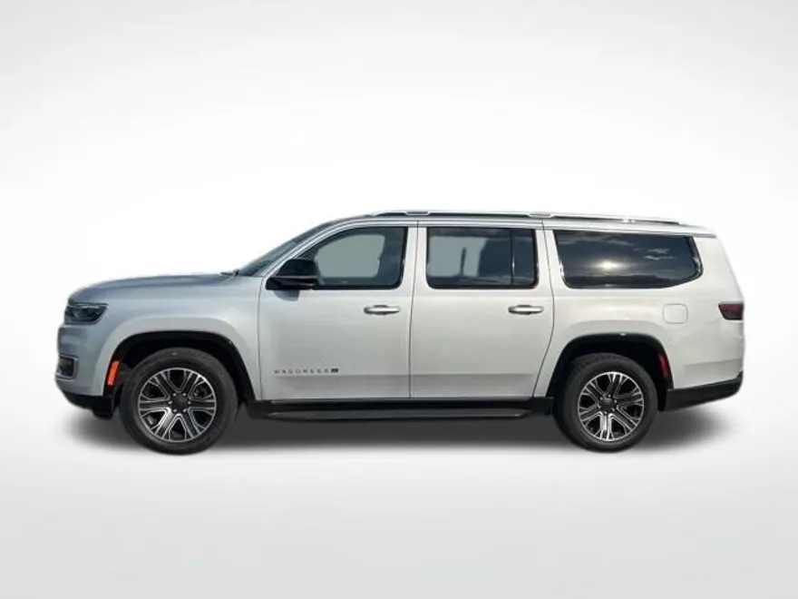 2023 Jeep Wagoneer L Series II photo 1