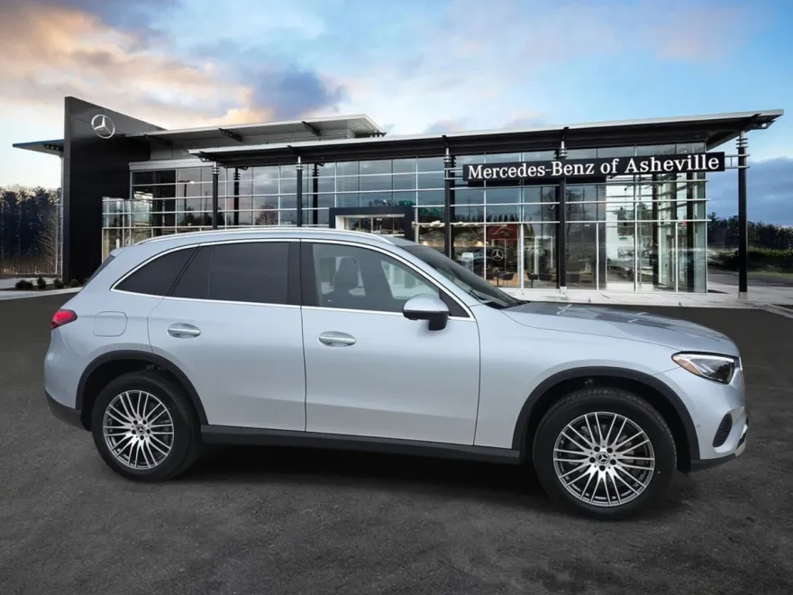2026 Mercedes Benz GLC 300 4MATIC photo 1