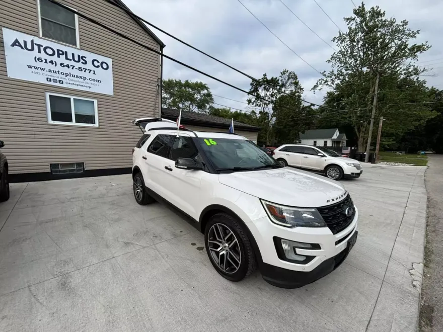 2016 Ford Explorer Sport photo 1