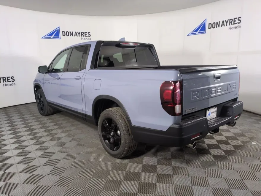 2025 Honda Ridgeline Black Edition photo 1