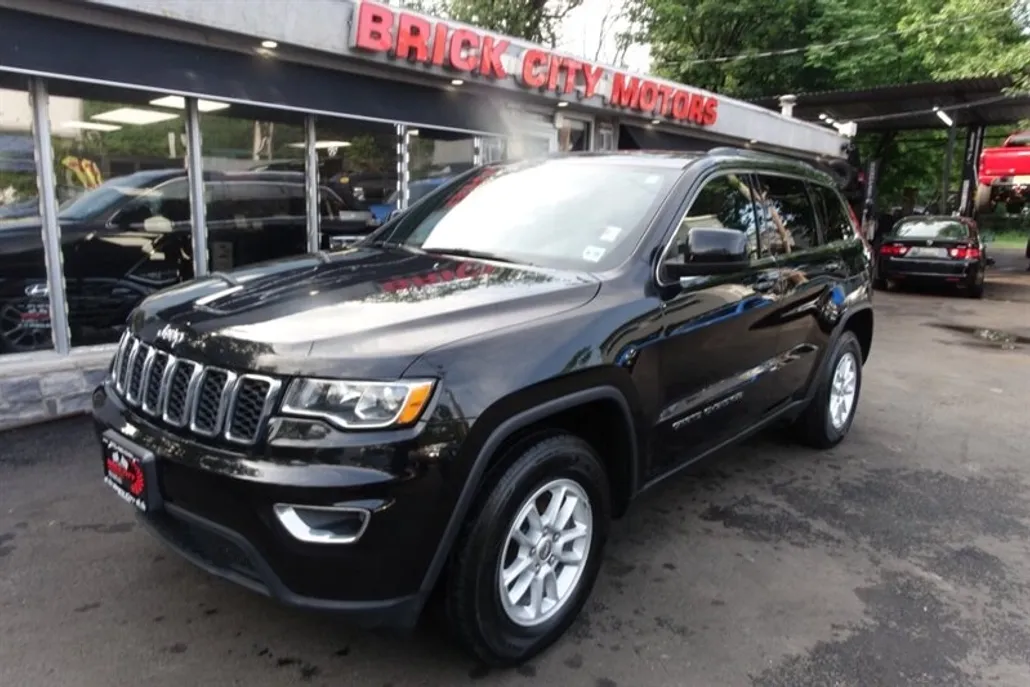 2020 Jeep Grand Cherokee Laredo photo 1