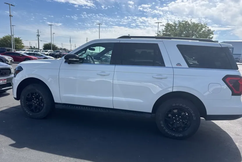 2024 Ford Expedition Timberline photo 1