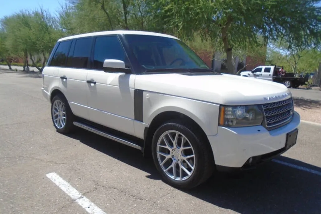 2010 Land Rover Range Rover HSE photo 1