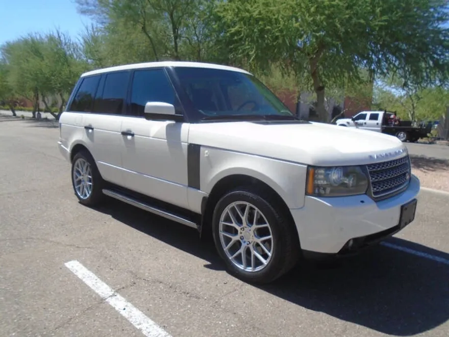 2010 Land Rover Range Rover HSE photo 1