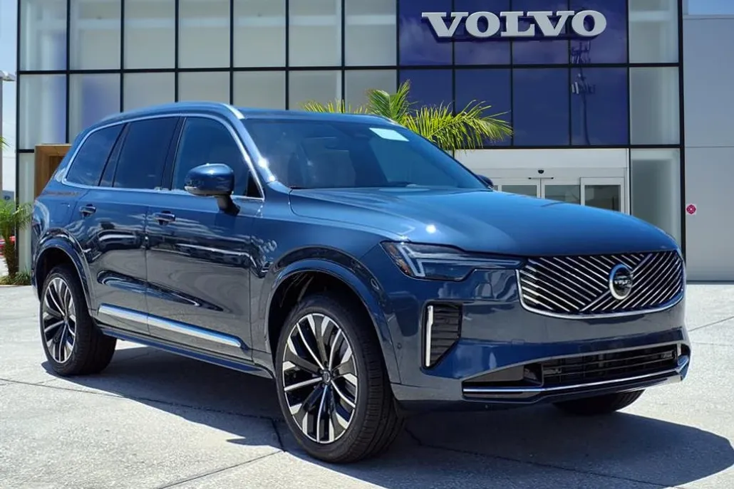 2026 Volvo XC90 Plus photo 1