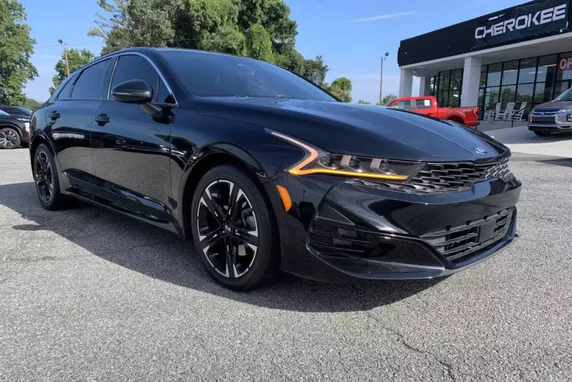 2021 Kia K5 GT-Line photo 1