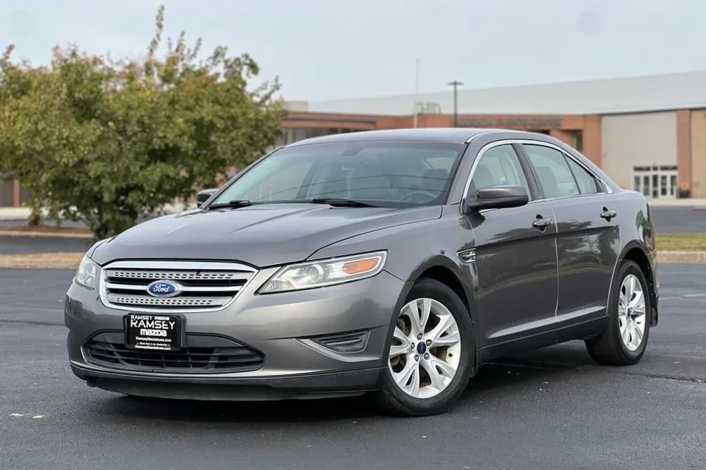 2012 Ford Taurus SEL photo 1