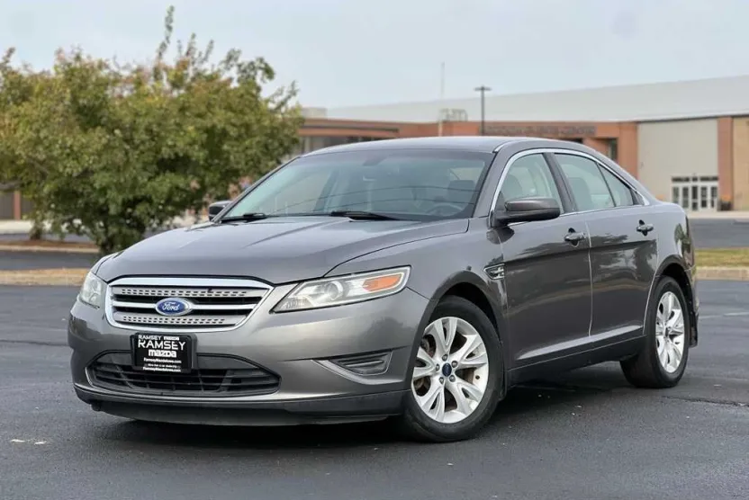 2012 Ford Taurus SEL photo 1