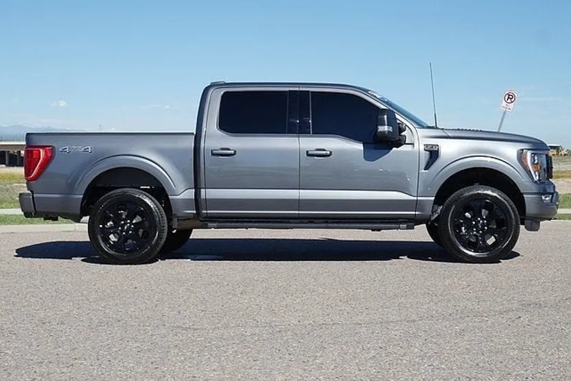 2023 Ford F-150 XLT photo 1