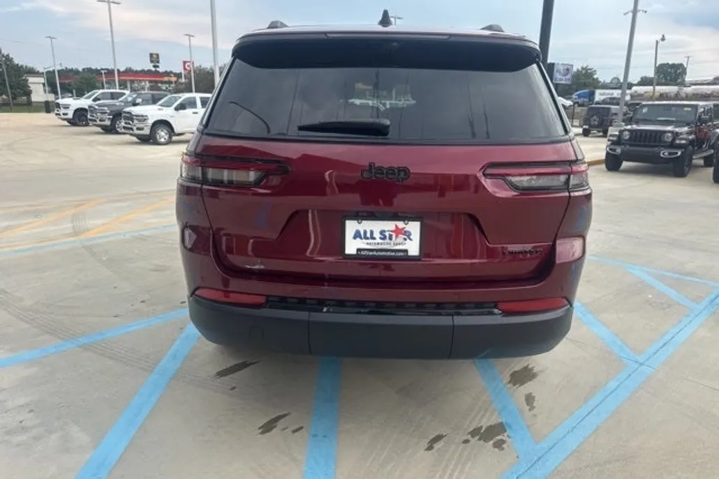 2025 Jeep Grand Cherokee Limited photo 1