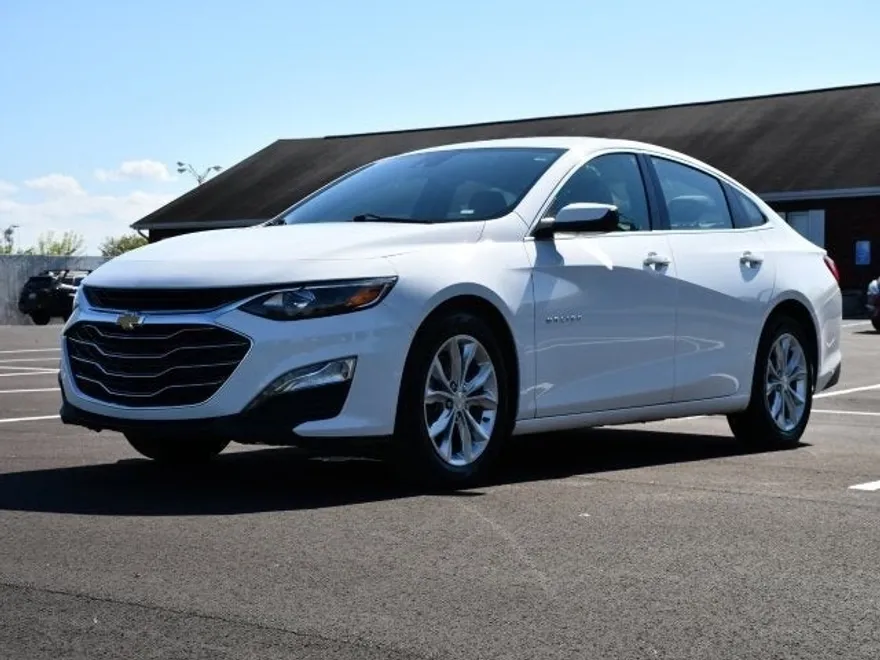 2024 Chevrolet Malibu 1LT photo 1