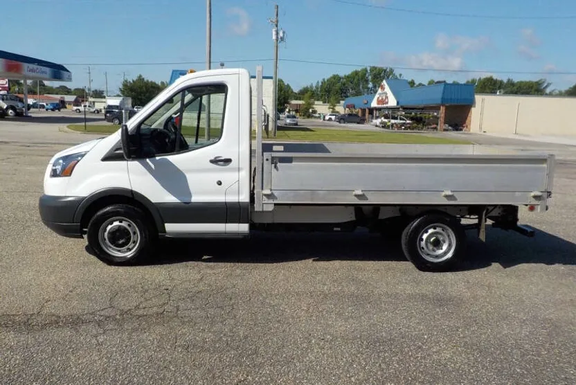 2018 Ford Transit Cutaway Chassis photo 1