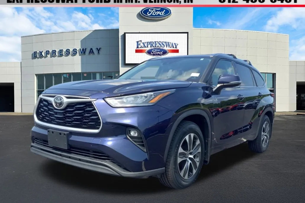 2020 Toyota Highlander XLE photo 1