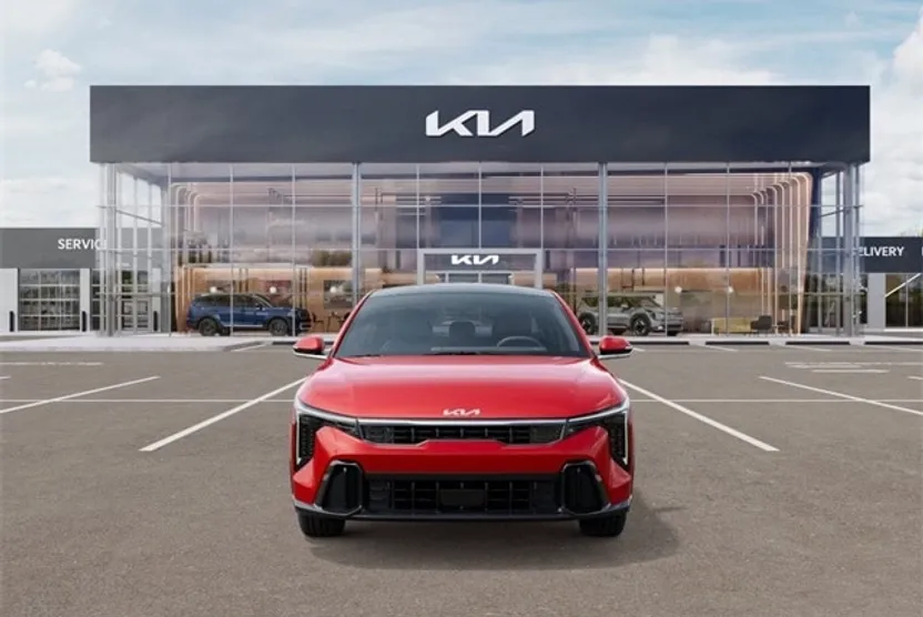 2025 Kia K4 GT-Line Turbo photo 1