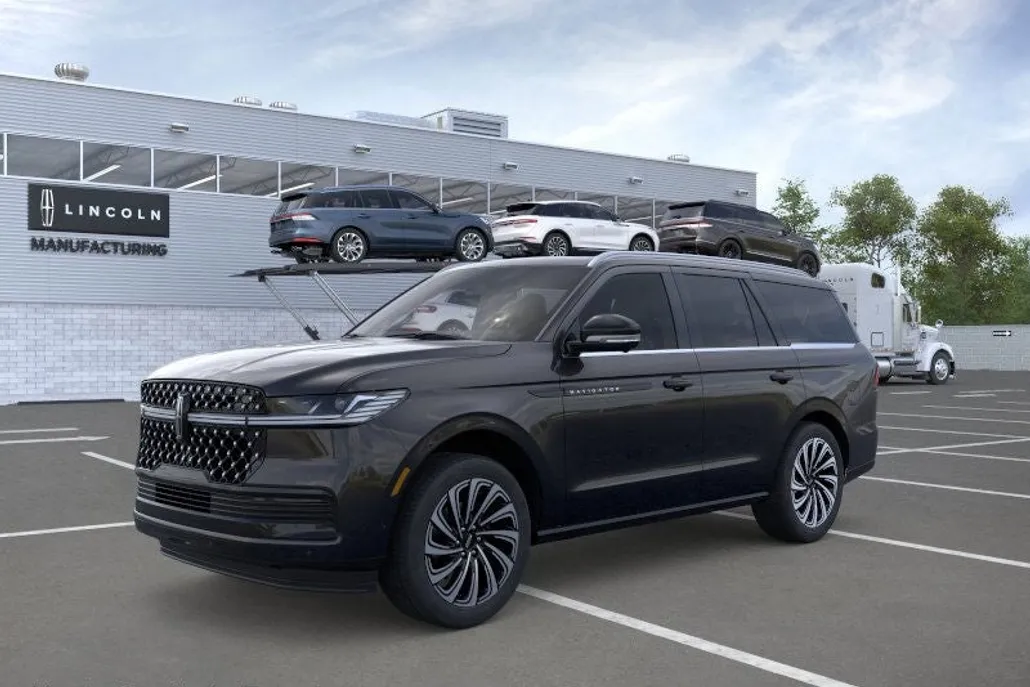 2025 Lincoln Navigator Black Label photo 1