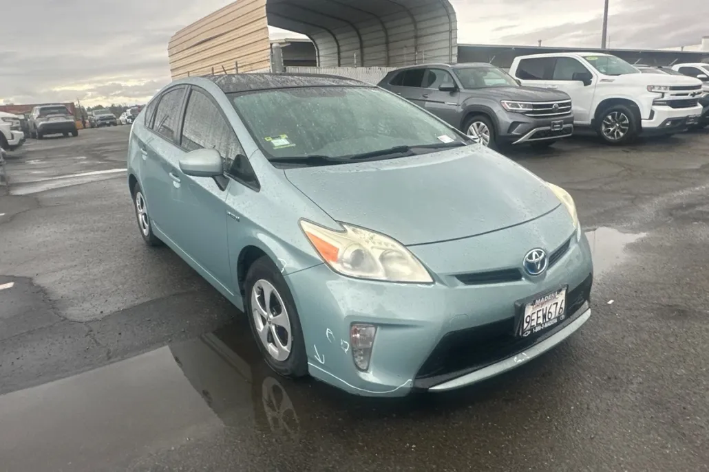 2012 Toyota Prius One photo 1