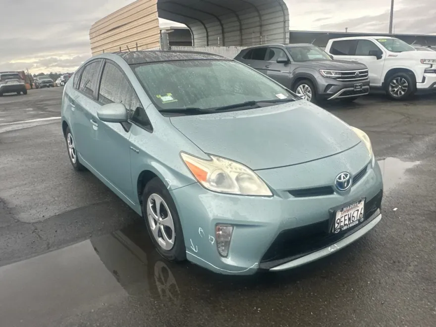 2012 Toyota Prius One photo 1