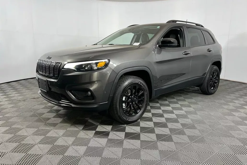 2023 Jeep Cherokee Altitude Lux photo 1