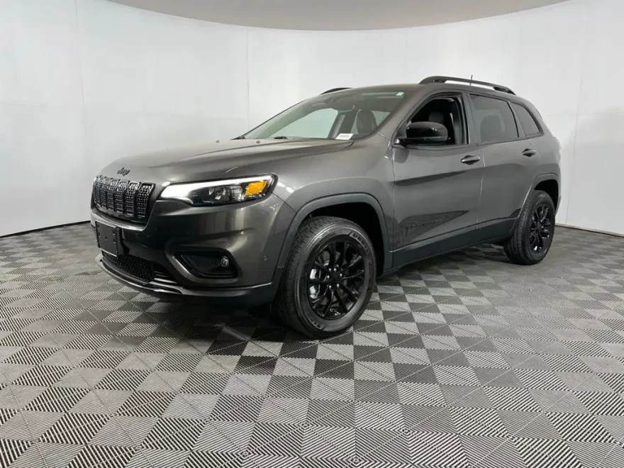 2023 Jeep Cherokee Altitude Lux photo 1