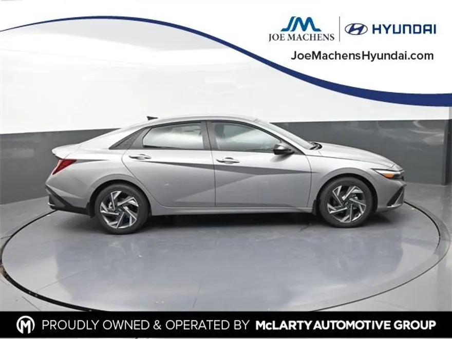 2025 Hyundai Elantra SEL Sport photo 1
