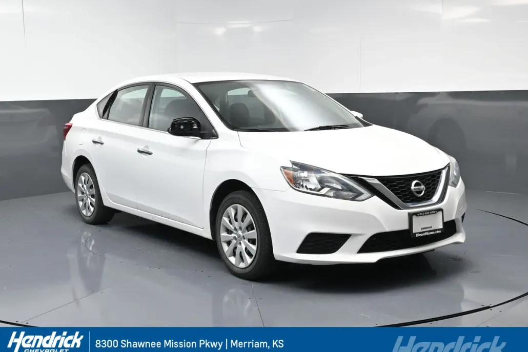 2017 Nissan Sentra S photo 1