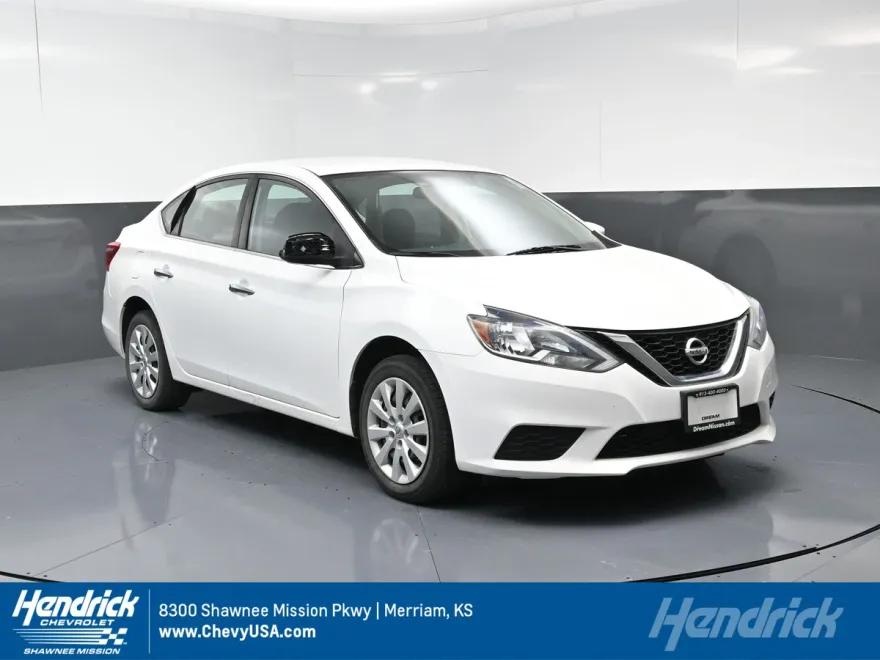 2017 Nissan Sentra S photo 1