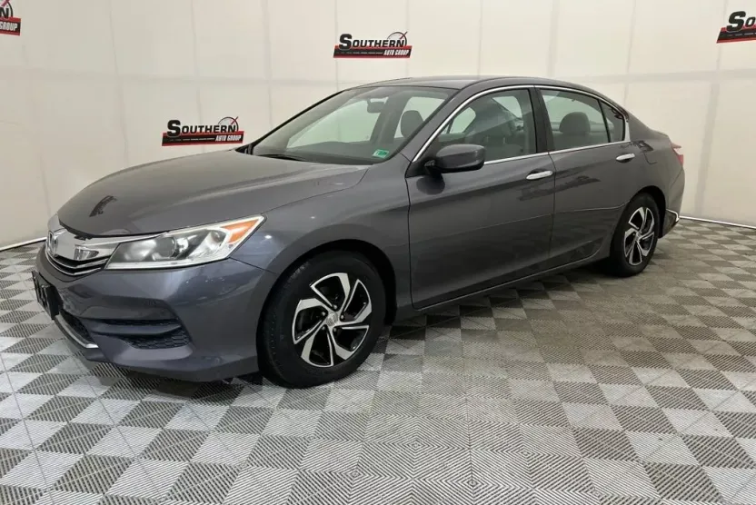 2017 Honda Accord LX photo 1