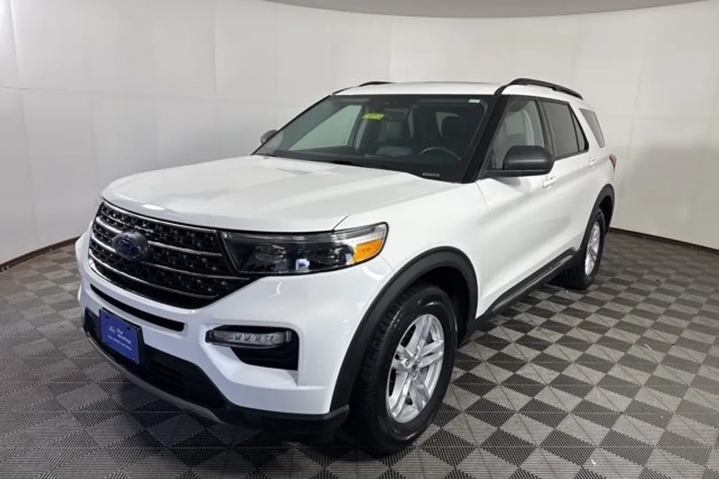 2022 Ford Explorer XLT photo 1