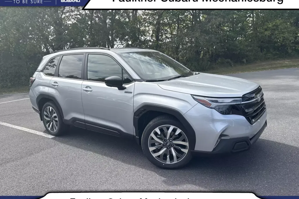 2025 Subaru Forester Touring photo 1