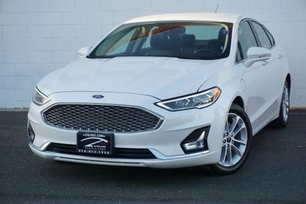 2020 Ford Fusion Plug-In Hybrid Titanium photo 1