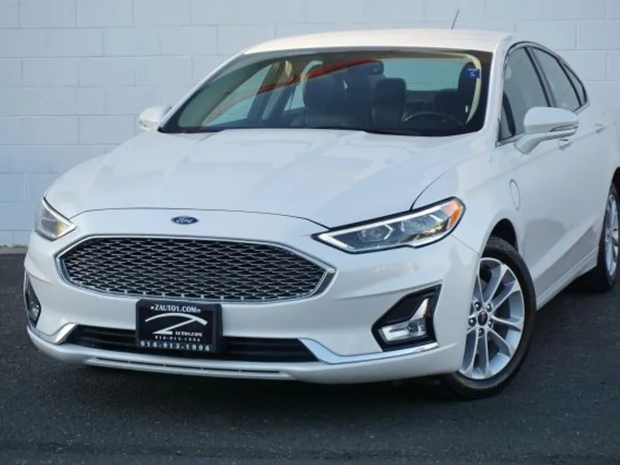 2020 Ford Fusion Plug-In Hybrid Titanium photo 1