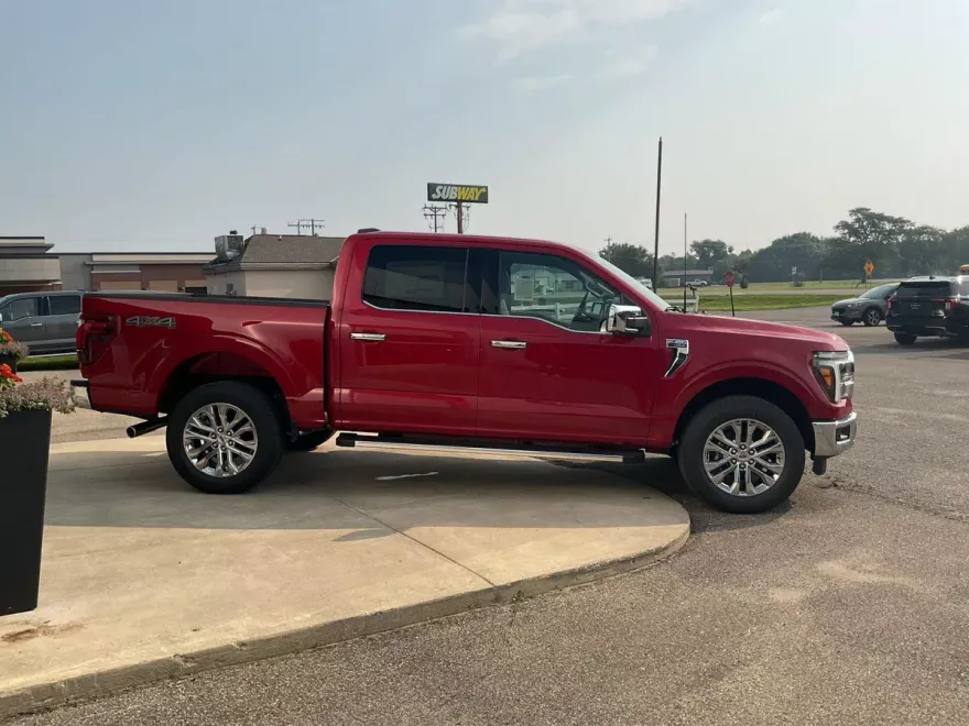 2025 Ford F-150 Lariat photo 1